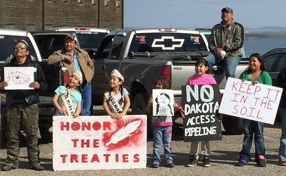 No #DAPL crowd | Zinn Education Project: Teaching People's History